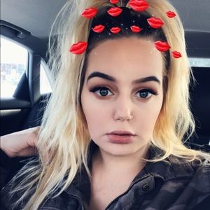 Meet your Posher, Rebecca